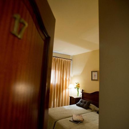 Hotel Gran Avenida Coria del Río Екстериор снимка