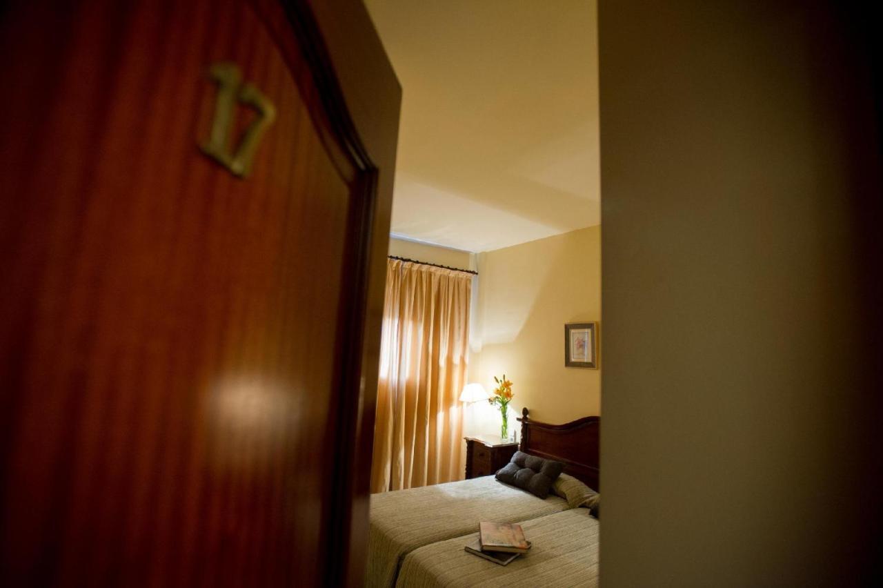 Hotel Gran Avenida Coria del Río Екстериор снимка